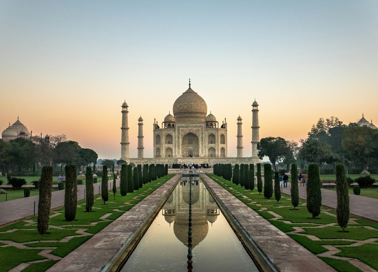 Exploring Affordable Holiday Packages with Mihran Holidays